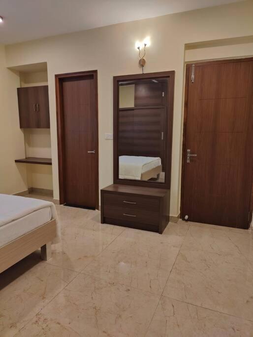 Tara Suites Premium Rooms In Central Indiranagar 벵갈루루 외부 사진
