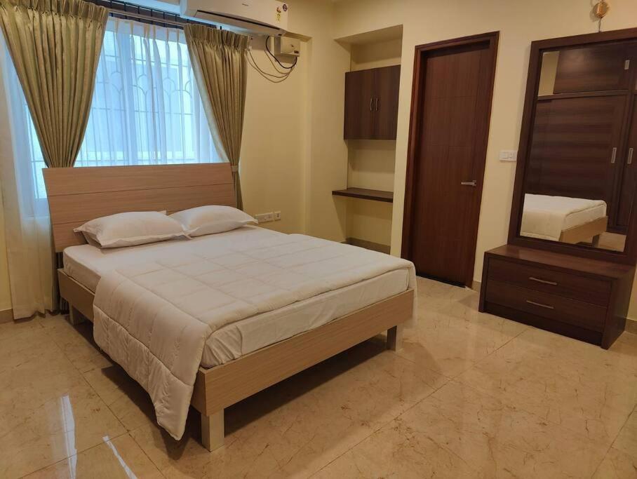 Tara Suites Premium Rooms In Central Indiranagar 벵갈루루 외부 사진